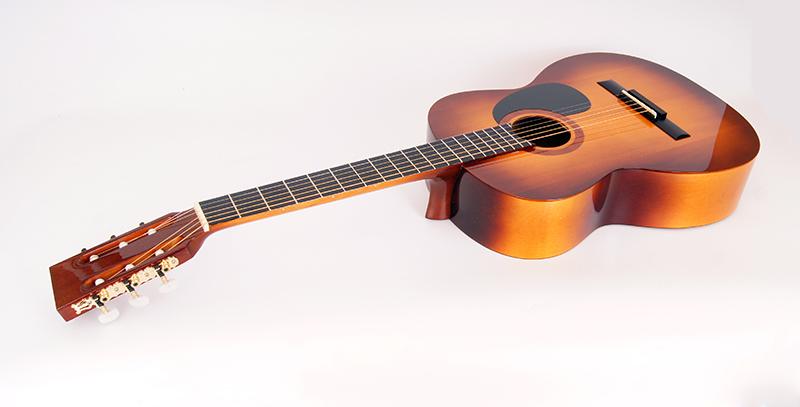 100L-47 Гитара классическая, металл, глянцевая. Strunal